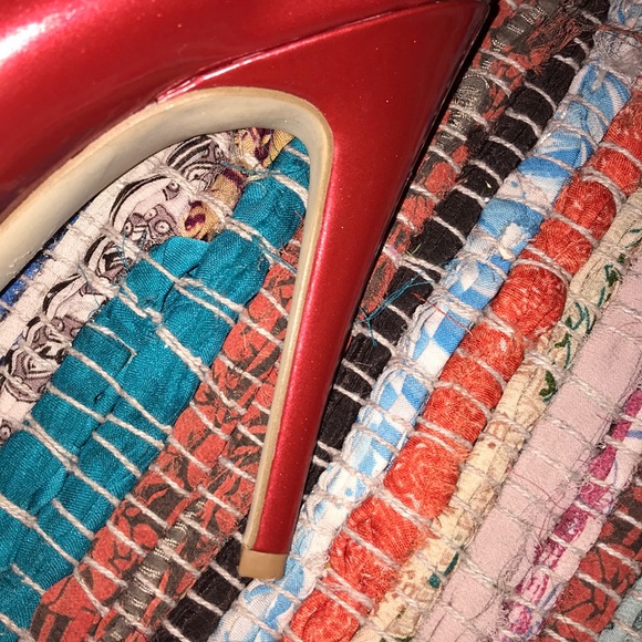 Red Heels - Picture 6 of 7